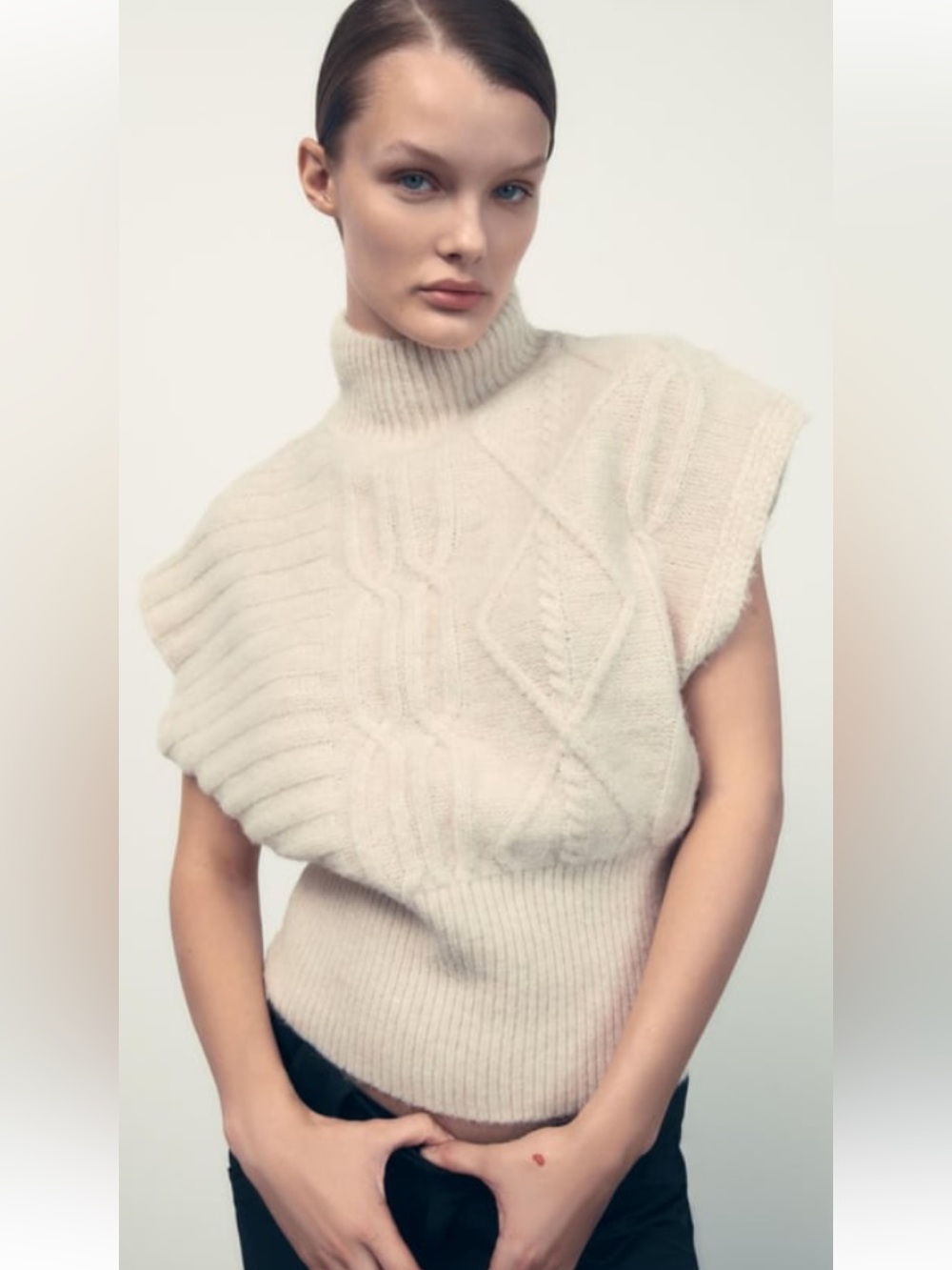 Zara Cream Cable-Knit Mock Neck with Dolman Sleeves Pullover Size Medium